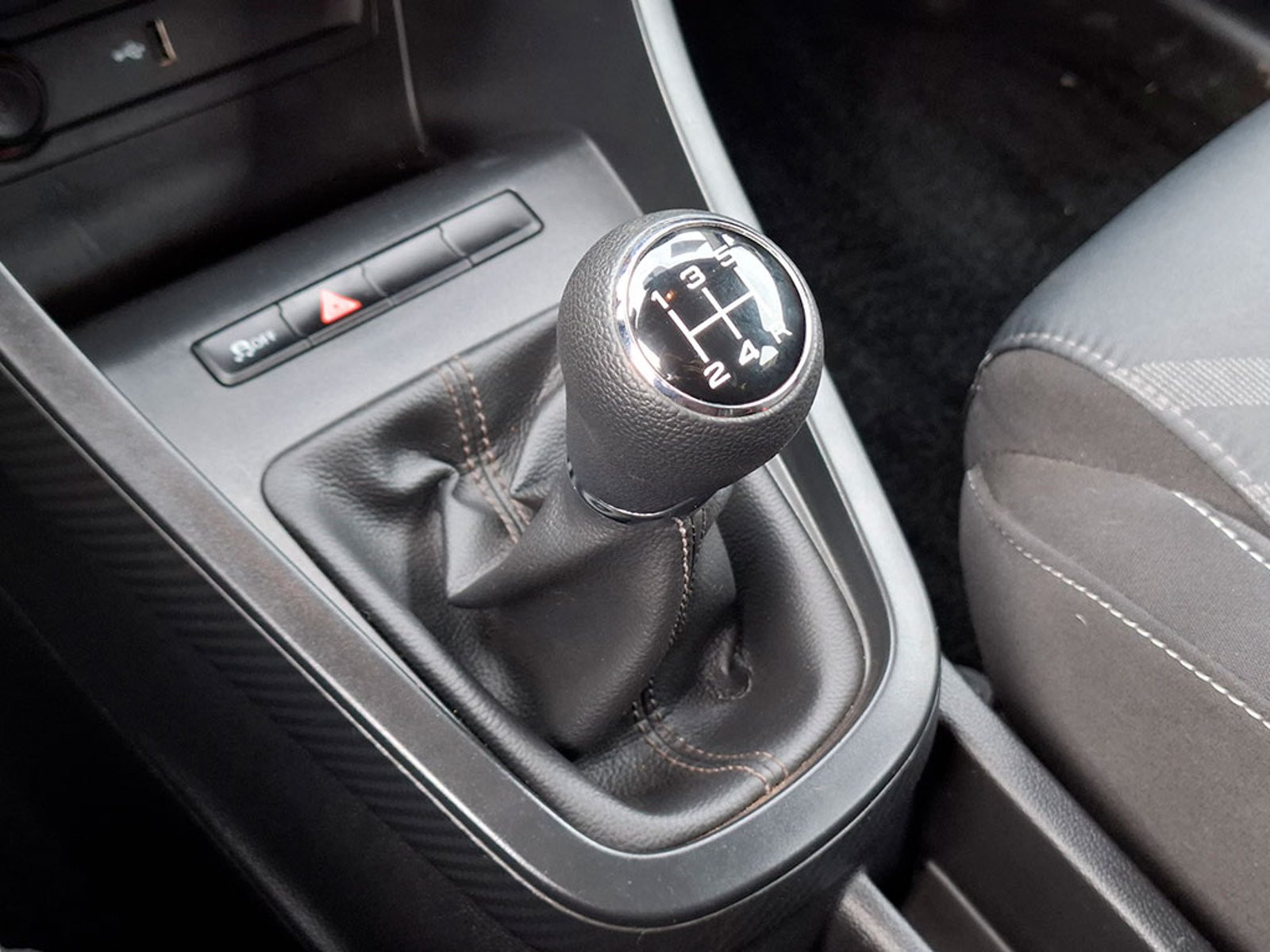 MG 3 1.5 STD MT 2024 - Imagen 17 de 20