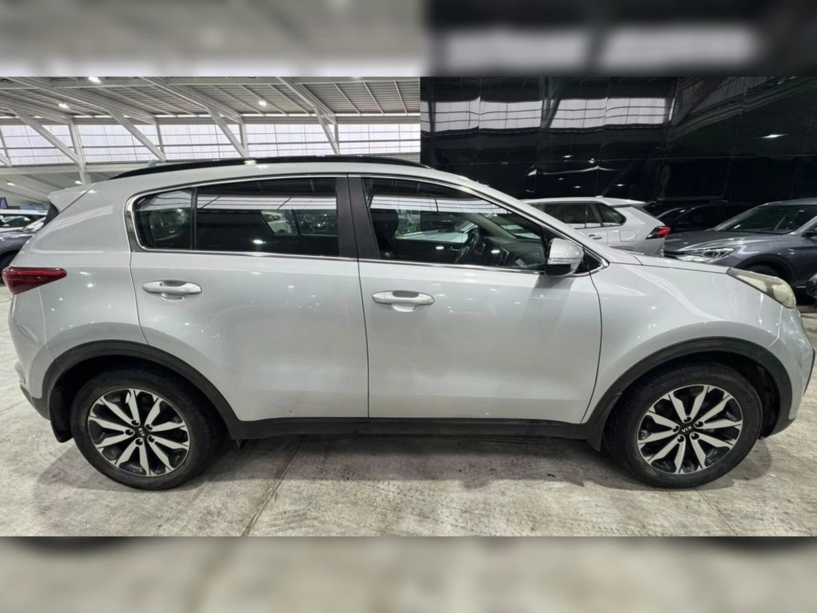 Kia SPORTAGE SPORTAGE LX MT6 2018 - Imagen 3 de 12