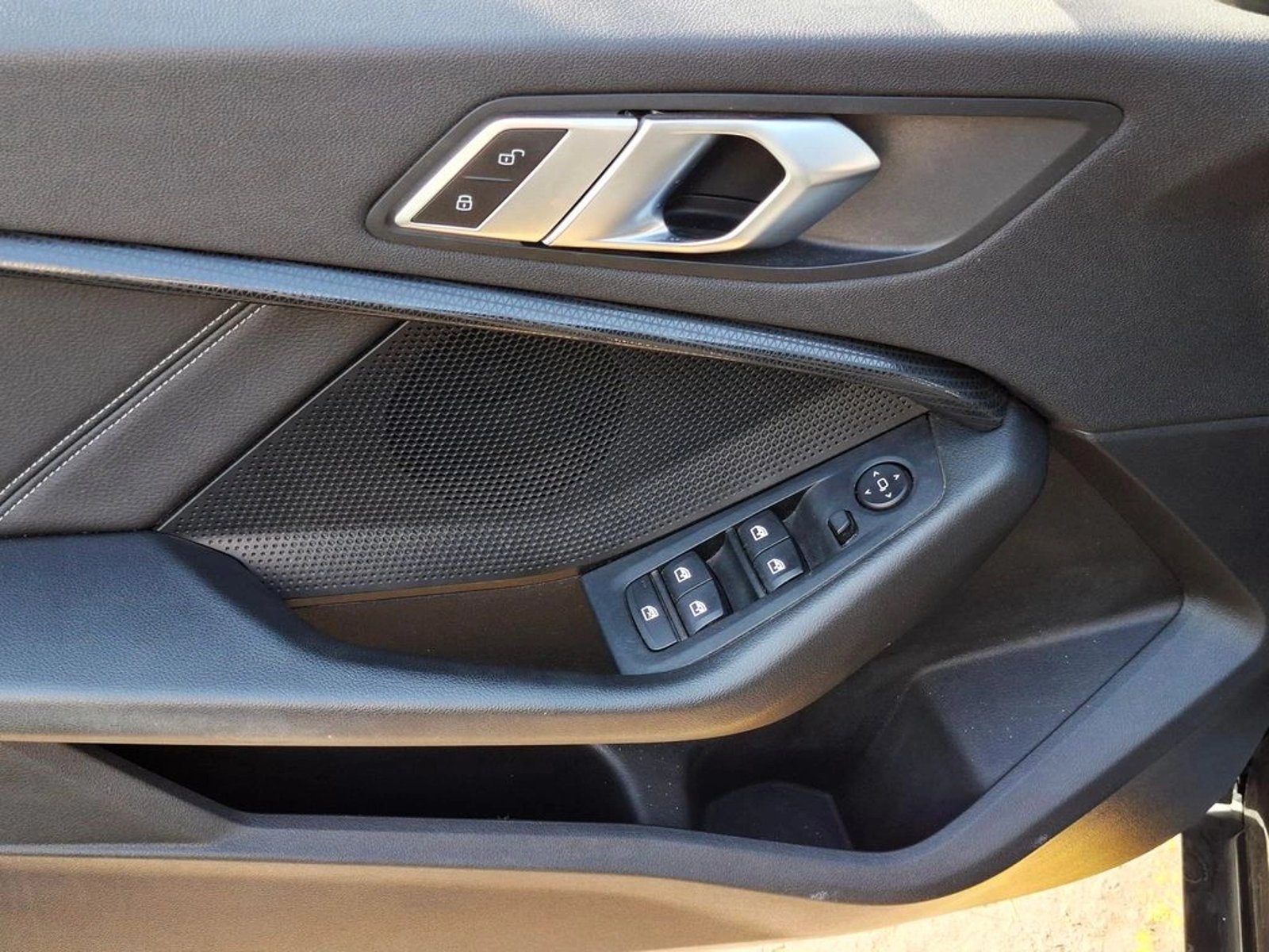 BMW 118 1.5 2021 - Imagen 14 de 20