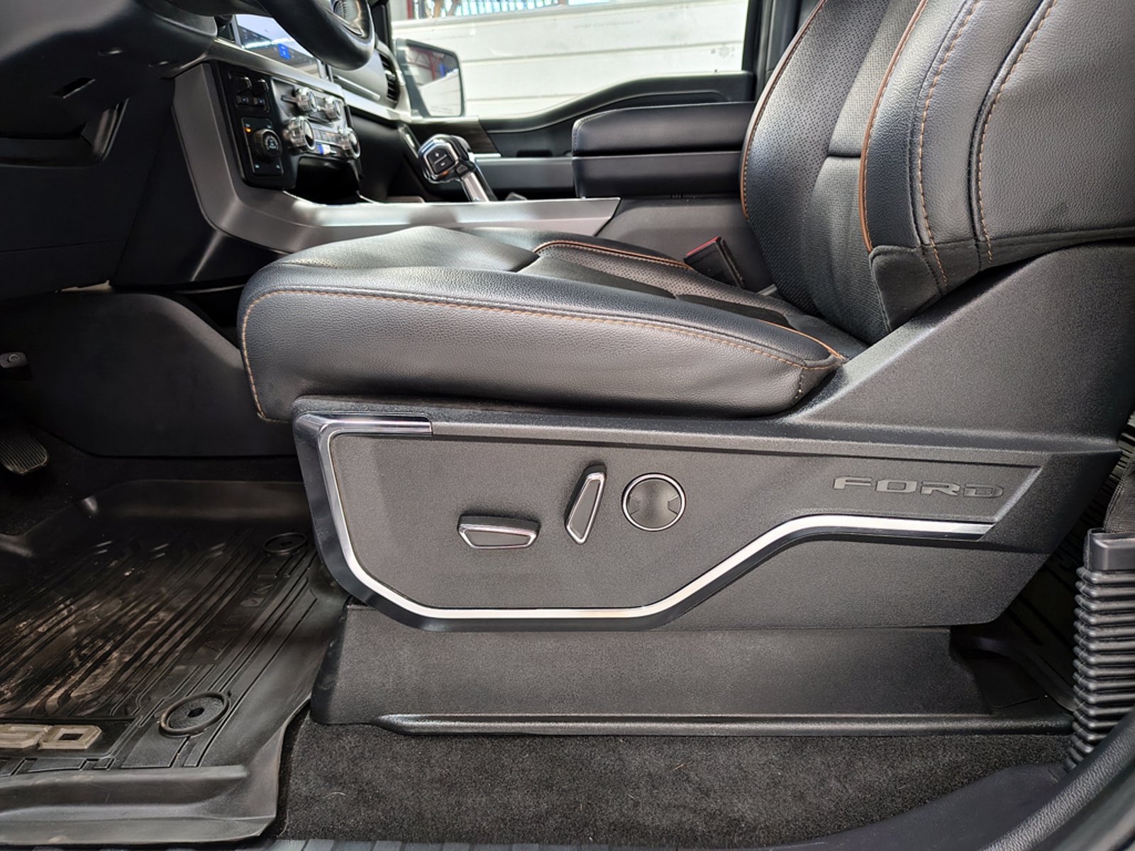 FORD F-150 5.0 LARIAT LUXURY CC DOB. CAB. 4X4 AT 4P 2025 - Imagen 10 de 20