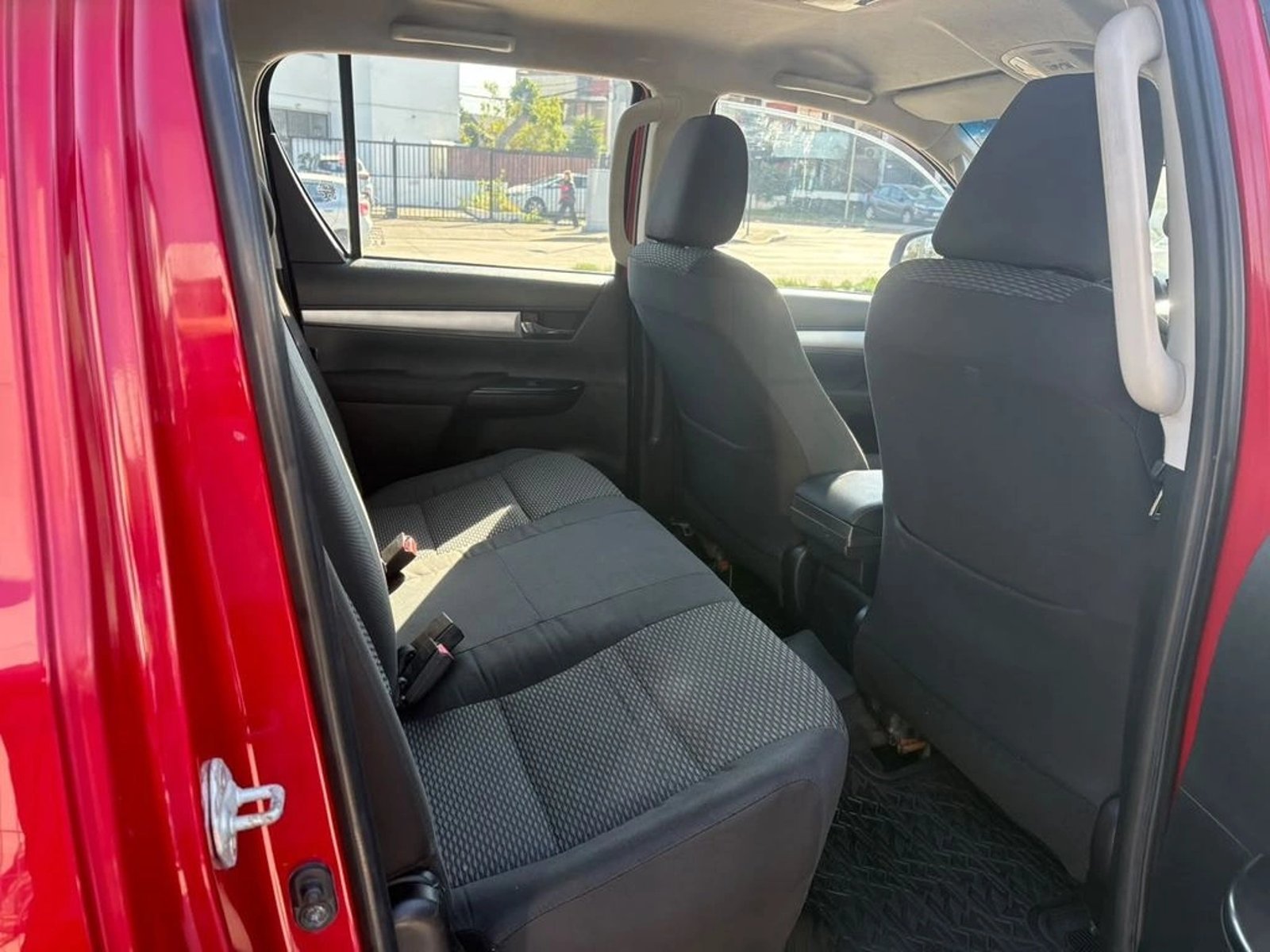 Toyota HILUX 2.4 DX MT 4X4 DIESEL 2022 - Imagen 9 de 11