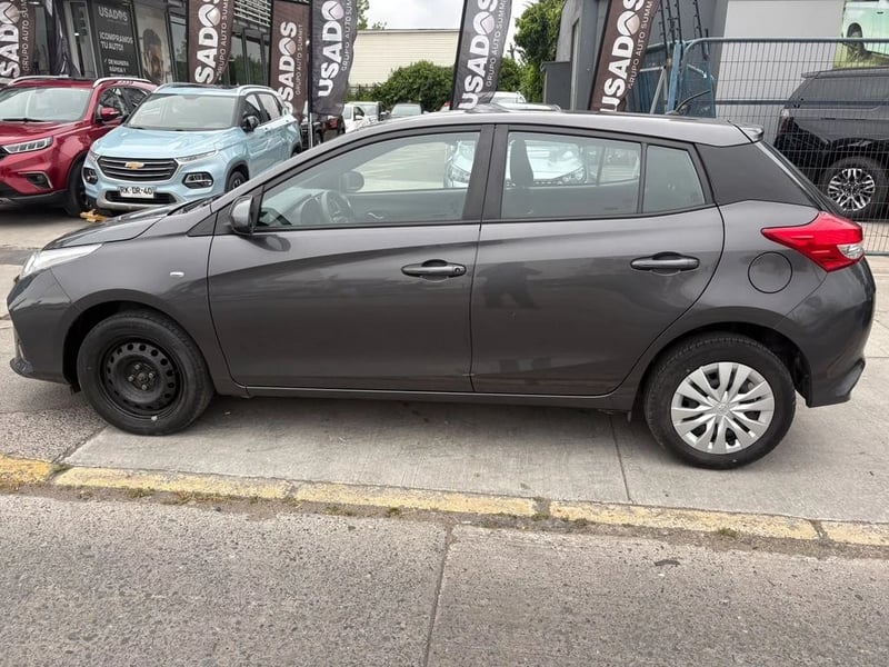 Toyota YARIS 1.5 SPORT GLE MT 2023 - Imagen 4 de 10