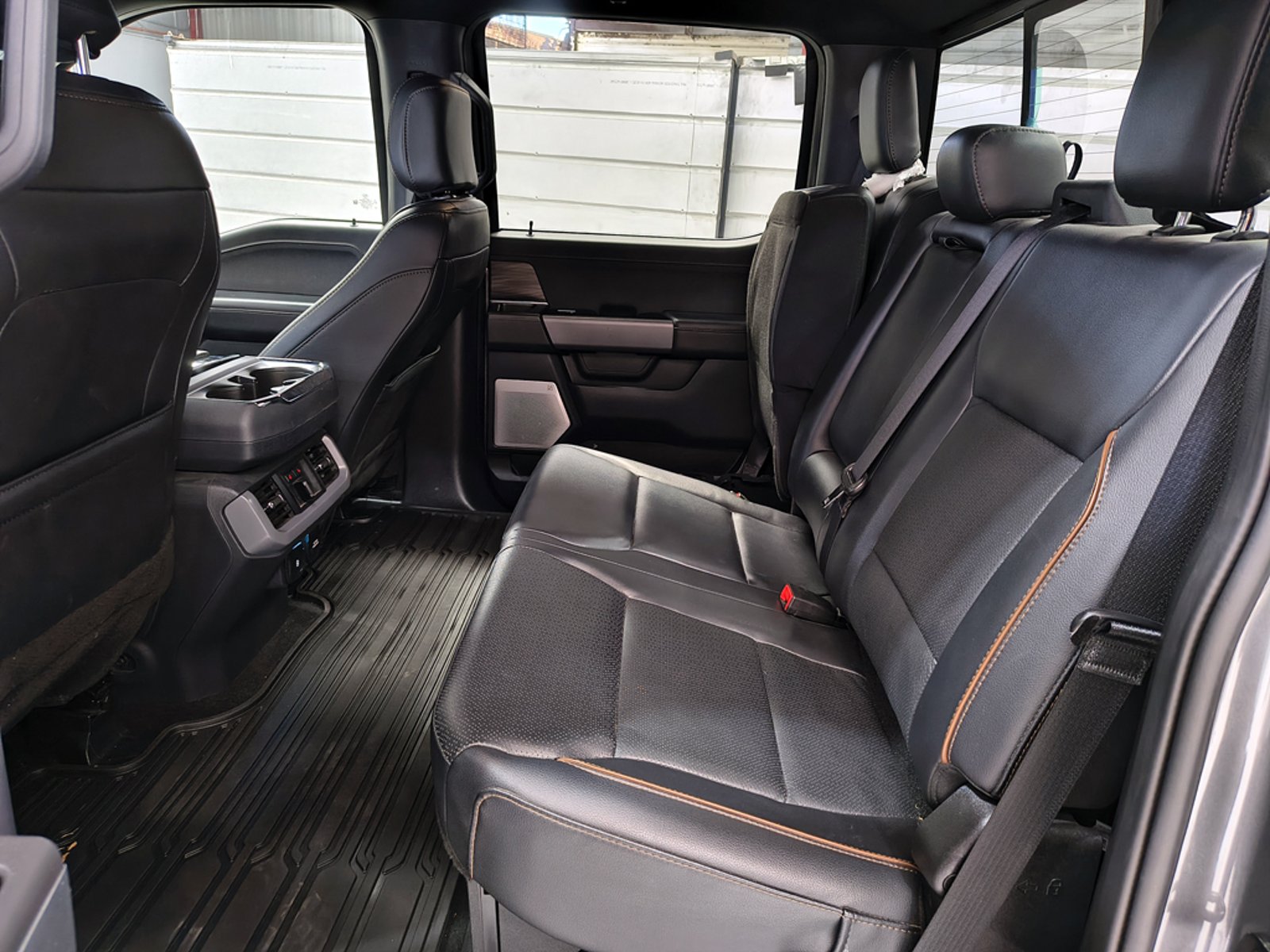 FORD F-150 5.0 LARIAT LUXURY CC DOB. CAB. 4X4 AT 4P 2025 - Imagen 16 de 20