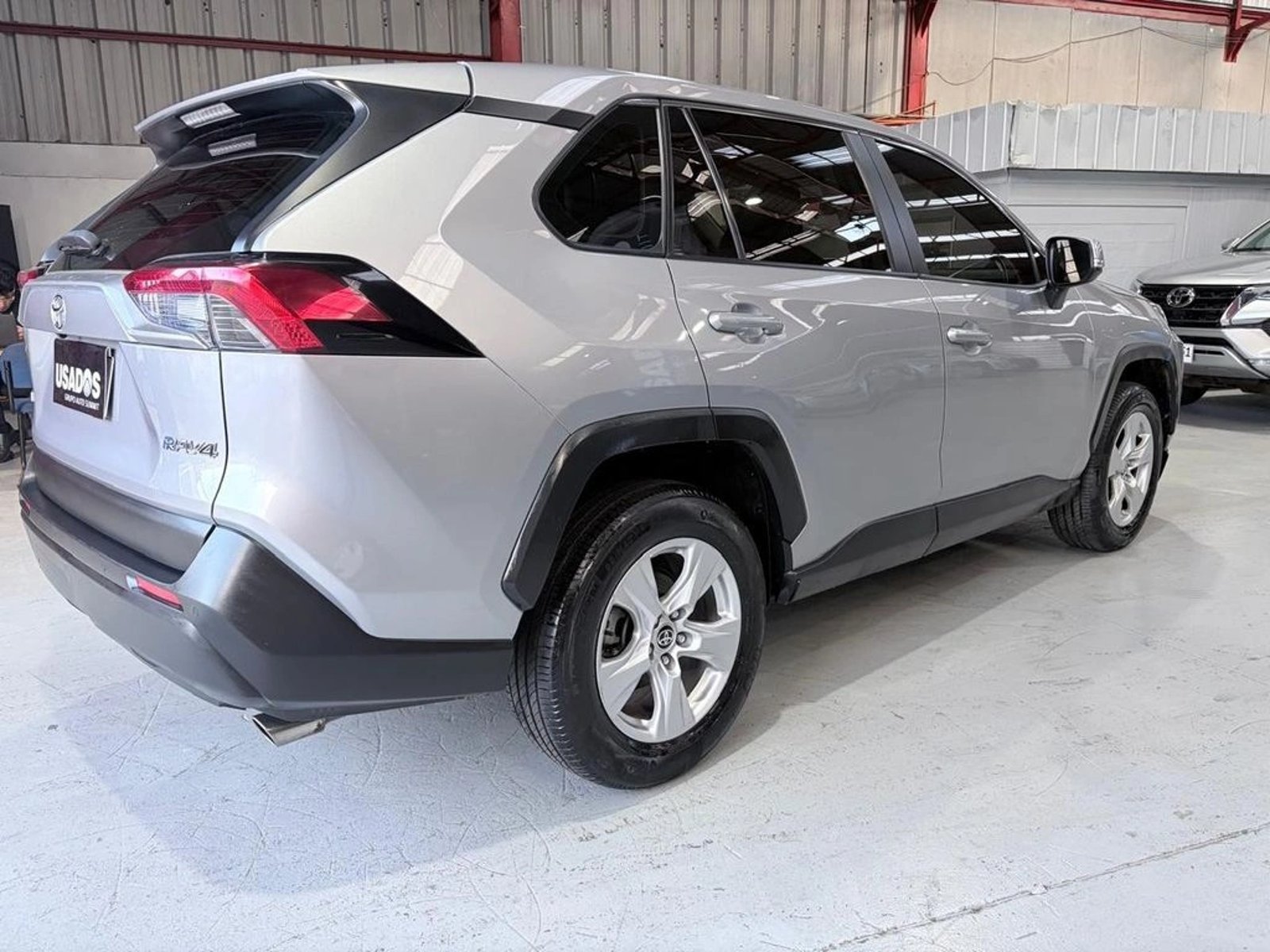TOYOTA RAV4 LE 2022 - Imagen 14 de 17