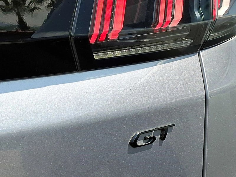 Peugeot 3008 1.6 GT 4X2 EAT6 5P 2023 - Imagen 7 de 17