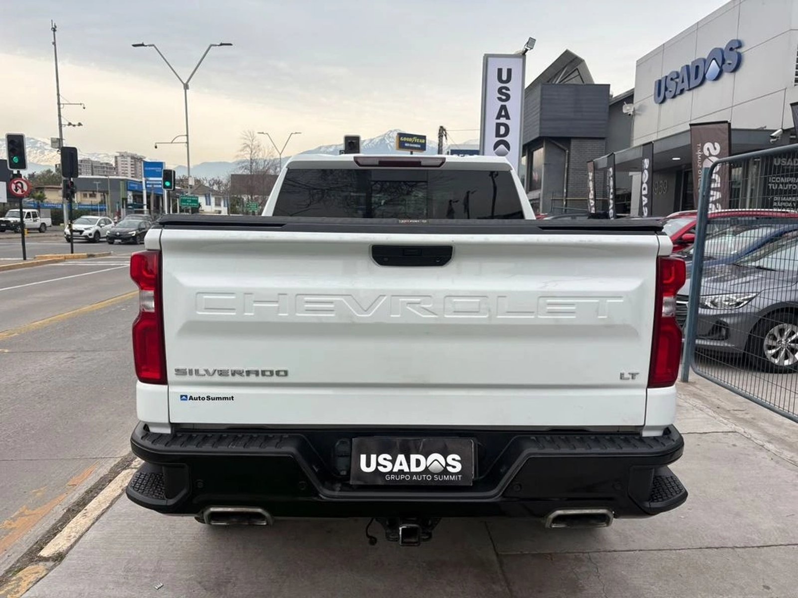 Chevrolet SILVERADO 5.3 LT TRAILBOSS Z71 4X4 AT 4P 2022 - Imagen 4 de 11