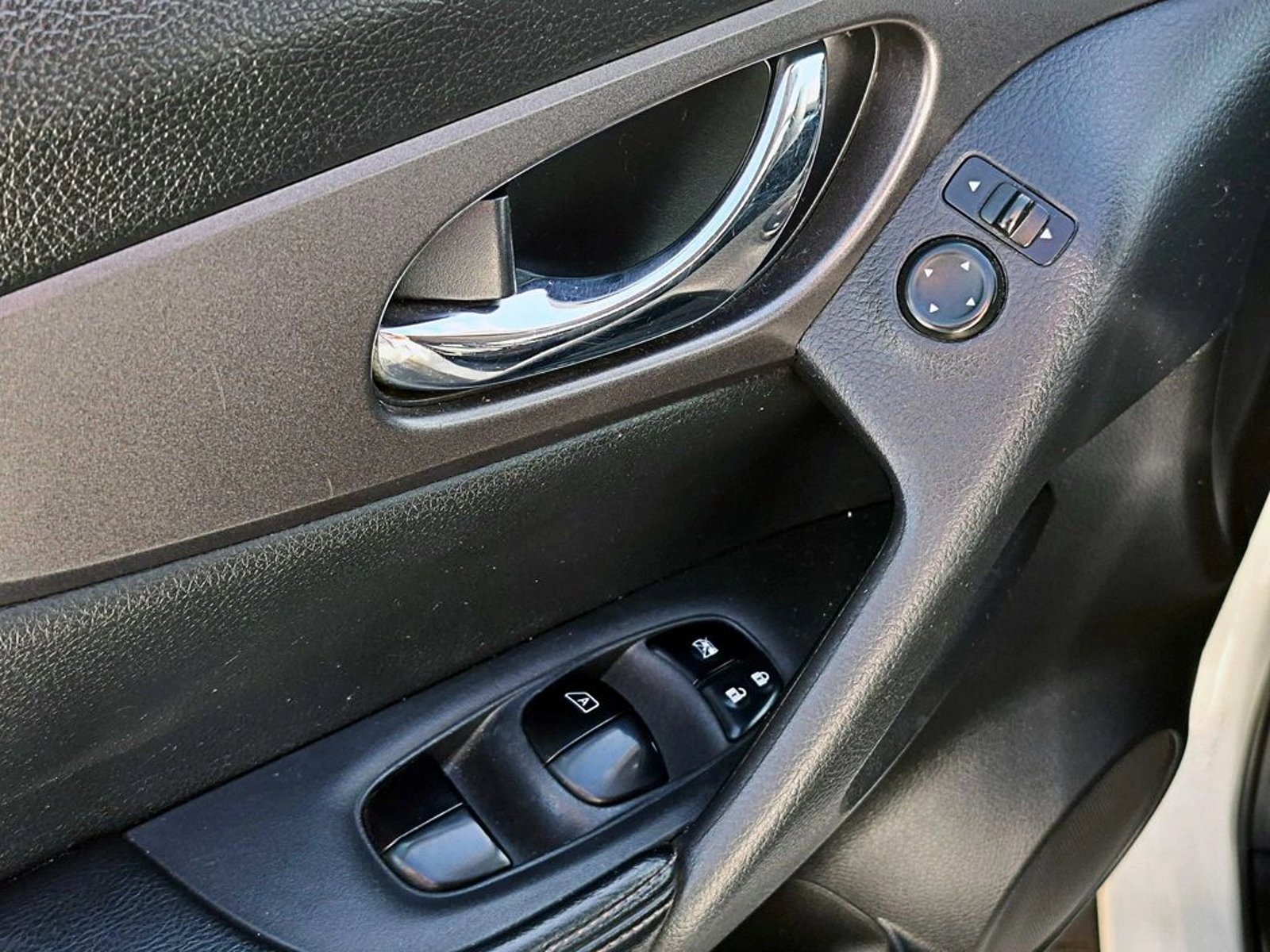 Nissan X-TRAIL 2.5 SENSE 4X2 CVT AT 5P 2016 - Imagen 8 de 16