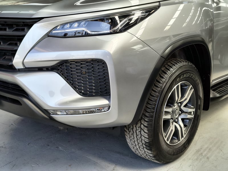 Toyota FORTUNER 2.7 SR5 AT 2025 - Imagen 10 de 20