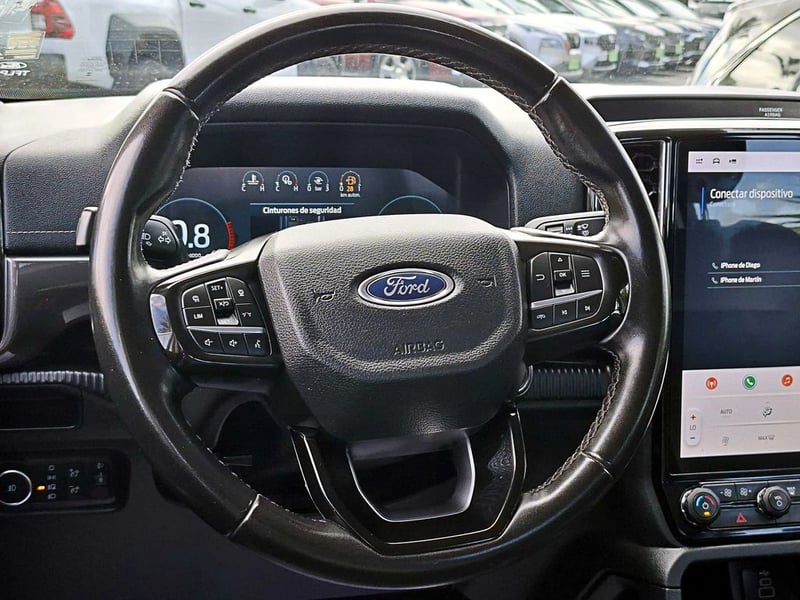 Ford RANGER 3.0 LIMITED AT 4X4 DIESEL 2024 - Imagen 12 de 17
