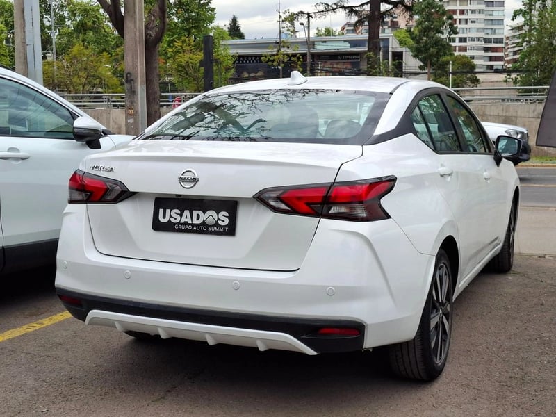 Nissan VERSA 1.6 EXCLUSIVE CVT 2022 - Imagen 7 de 20
