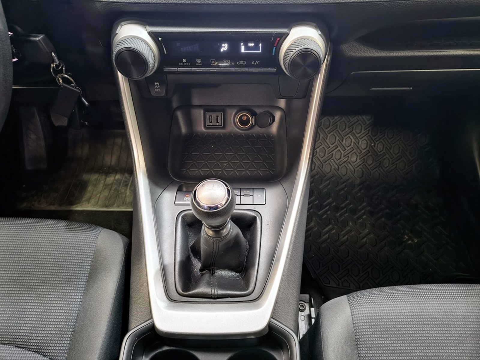 Toyota RAV4 LE 2.0 2021 - Imagen 19 de 20