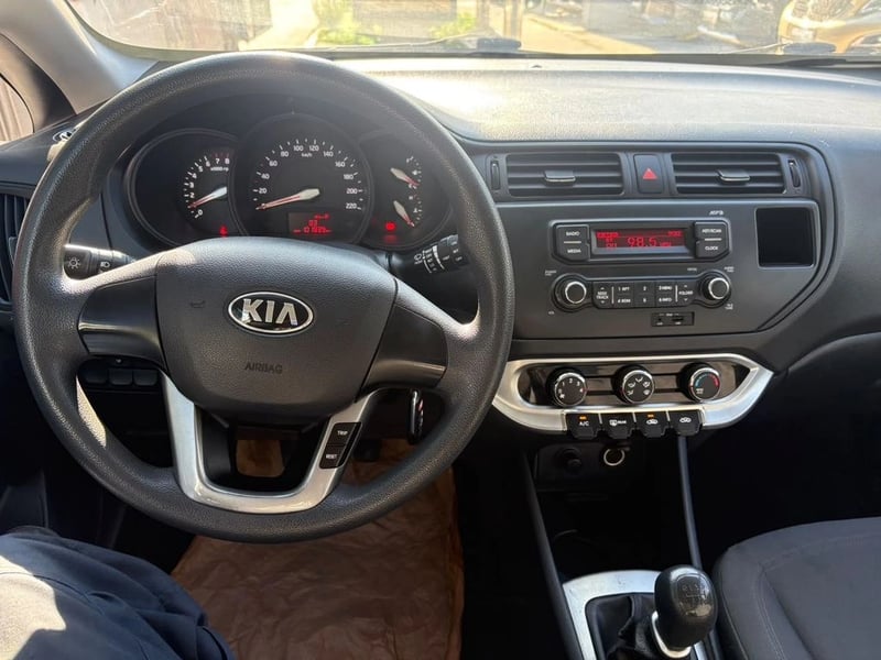 Kia RIO 5 1.4 EX 2014 - Imagen 6 de 11