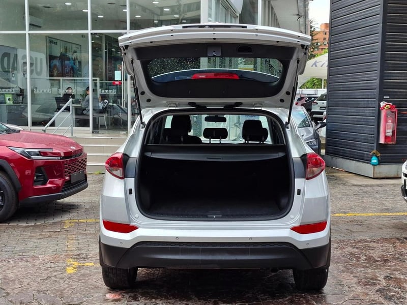 Hyundai TUCSON 2.0 PLUS 2WD AT 5P 2018 - Imagen 9 de 20