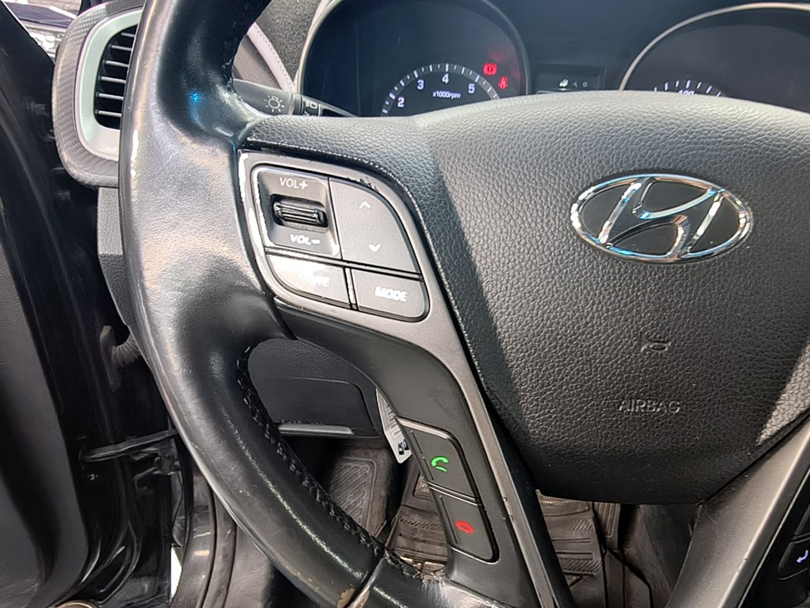 HYUNDAI SANTA FE 2.4 GLS 2018 - Imagen 13 de 20
