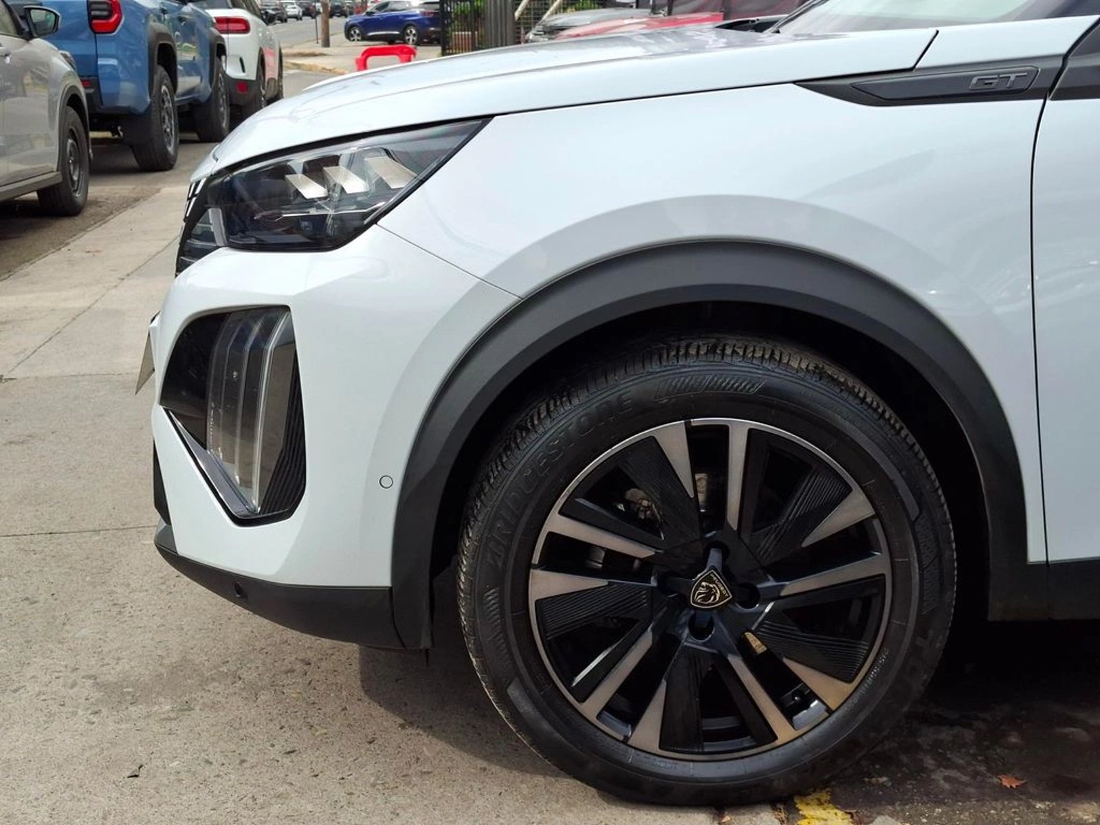 Peugeot 2008 4X2 1.2 AUT HIBRIDO 2025 - Foto 4 de 20