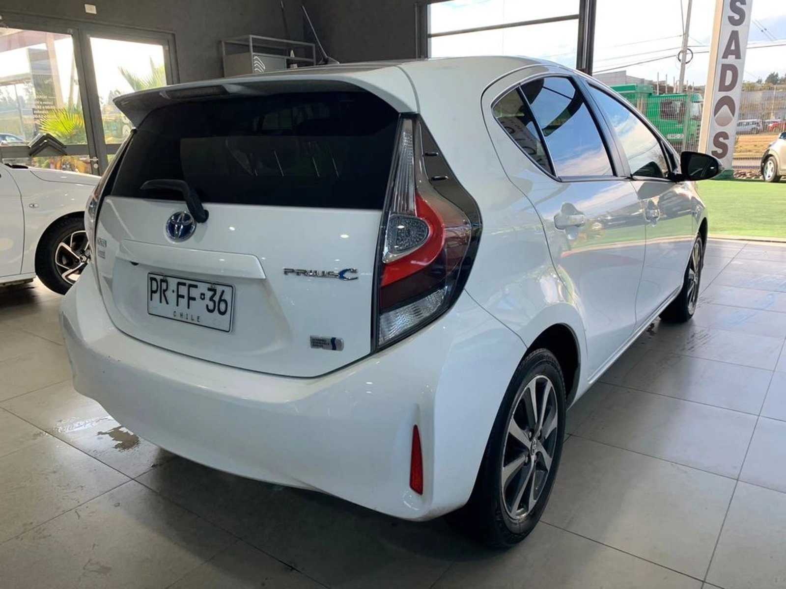 Toyota PRIUS 1.5 C HIB 4X2 HB AT 5P 2021 - Imagen 4 de 9