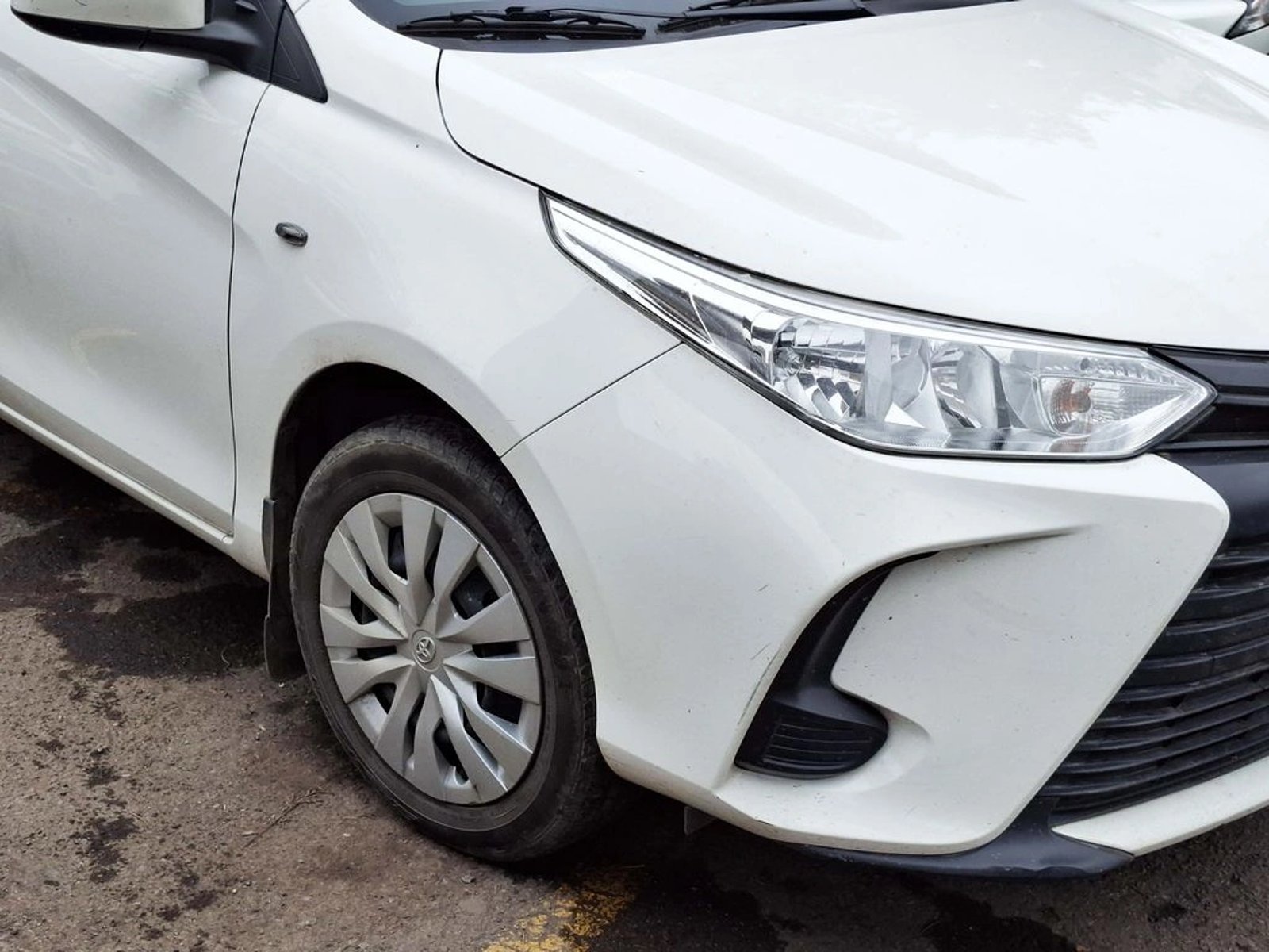 Toyota YARIS SEDAN 1.5 2022 - Imagen 5 de 20