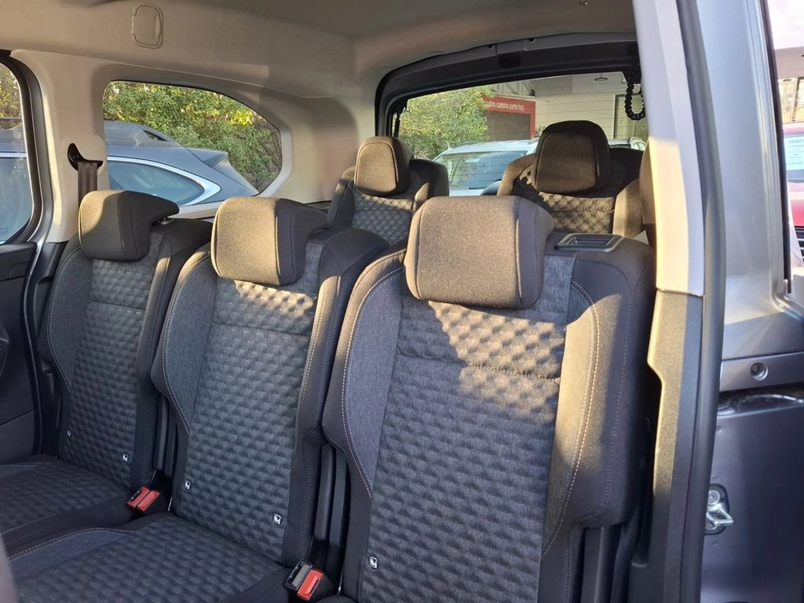 Peugeot RIFTER ALLURE 4X2 1.5 AUT 2026 - Imagen 19 de 20