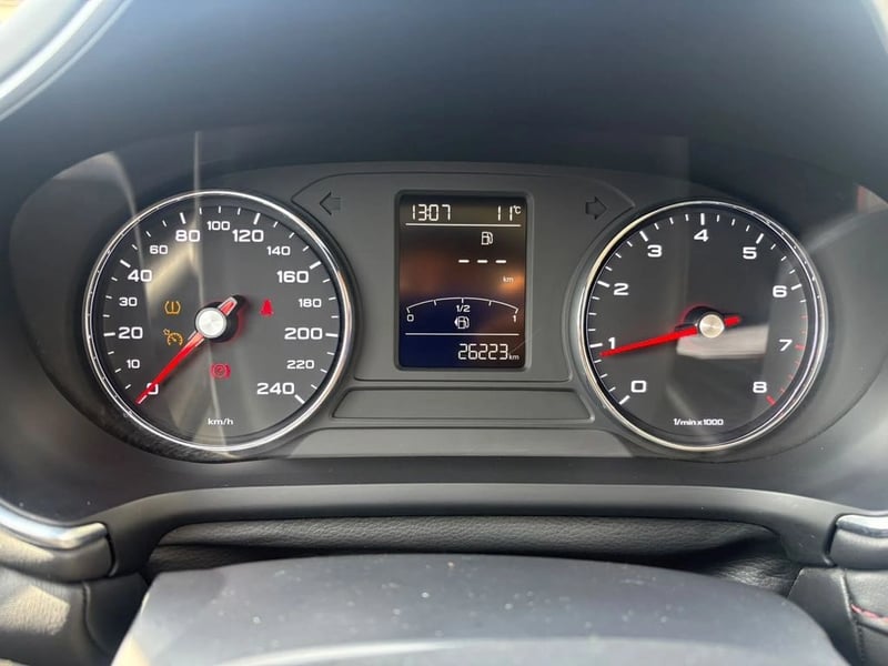 MG HS 1.5T COMFORT 2WD MT 5P 2023 - Imagen 8 de 11