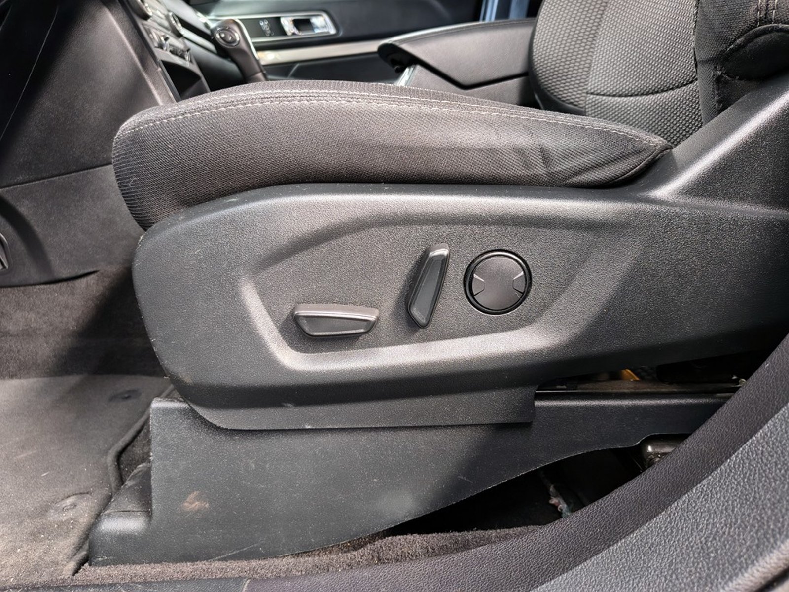 Ford EXPLORER 3.5 XLT 4X2 AT 5P 2020 - Imagen 13 de 20