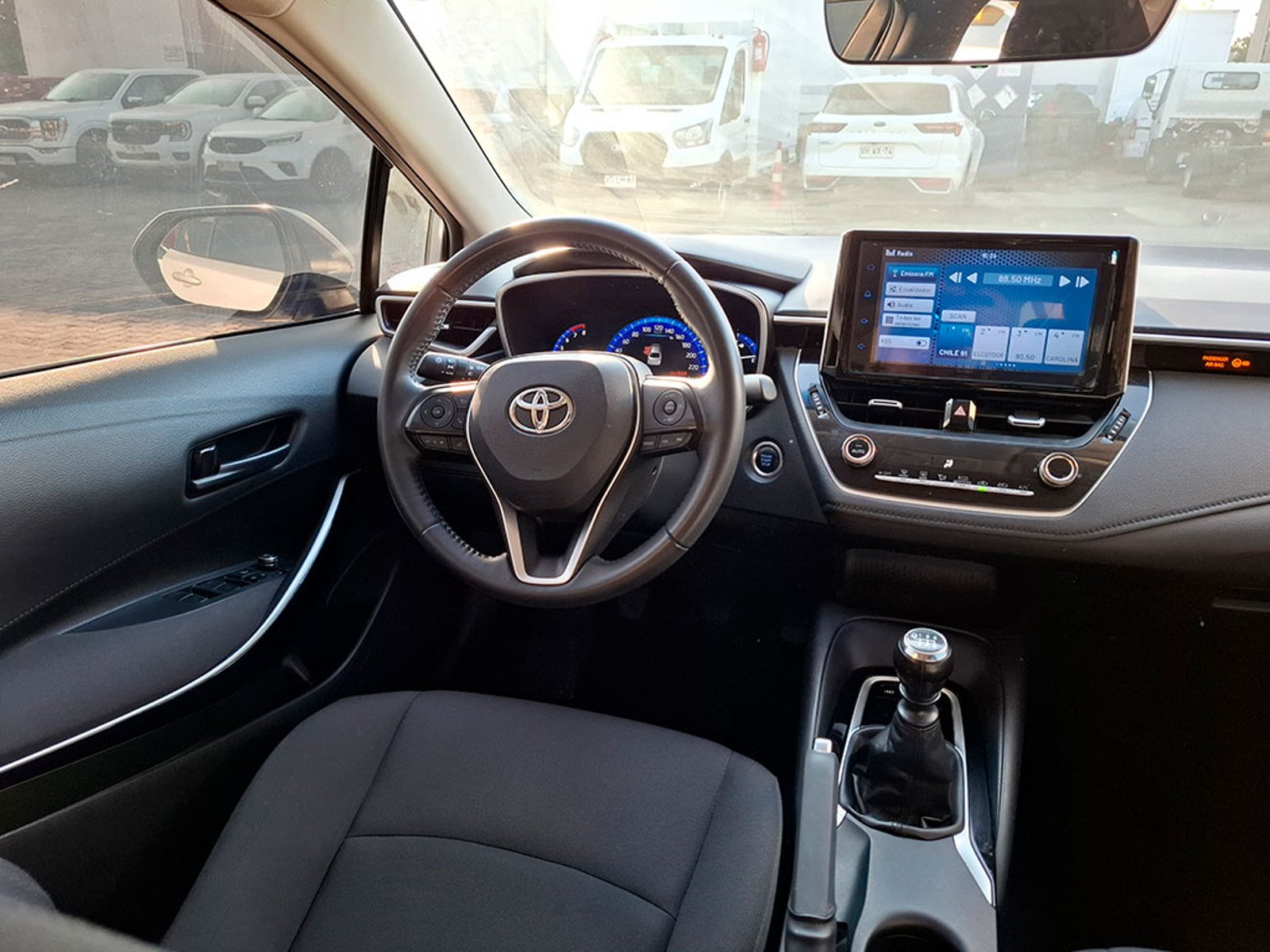 TOYOTA COROLLA 2.0 XEI MT 2023 - Imagen 9 de 20