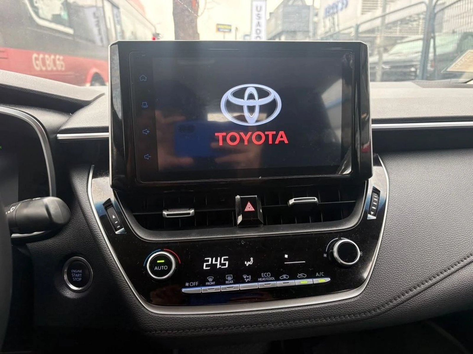 Toyota COROLLA 2.0 XEI 4X2 MT 4P 2023 - Imagen 9 de 10