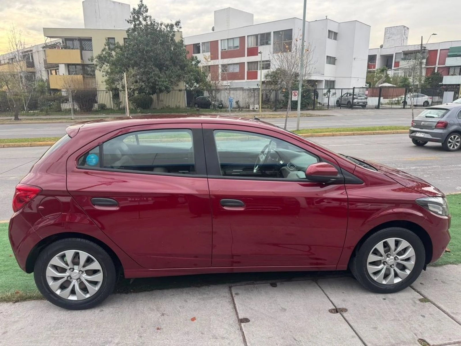 Chevrolet ONIX 1.4 LT 4X2 HB MT 5P 2020 - Foto 3 de 12