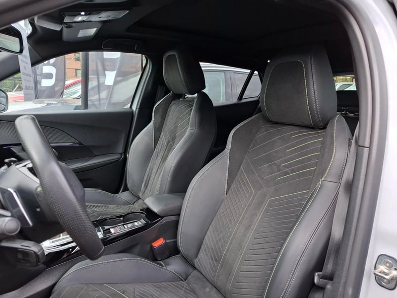 Peugeot 2008 4X2 1.2 AUT HIBRIDO 2025 - Imagen 11 de 20