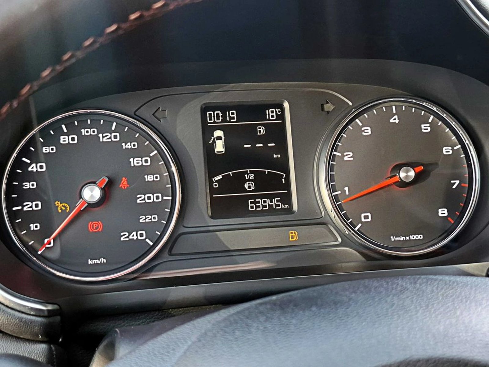 MG HS 1.5 DLX MT 2023 - Imagen 14 de 17