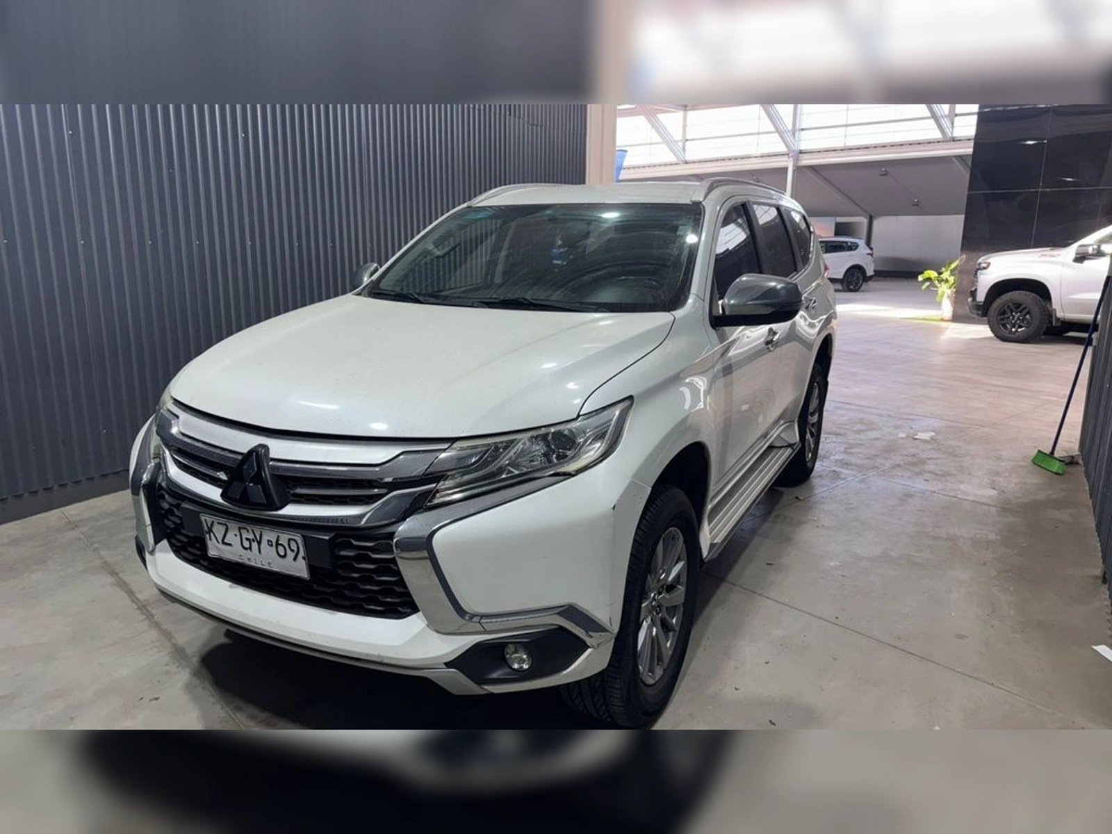 Mitsubishi MONTERO SPORT MONTERO SPORT MT6 2019 - Foto 2 de 7