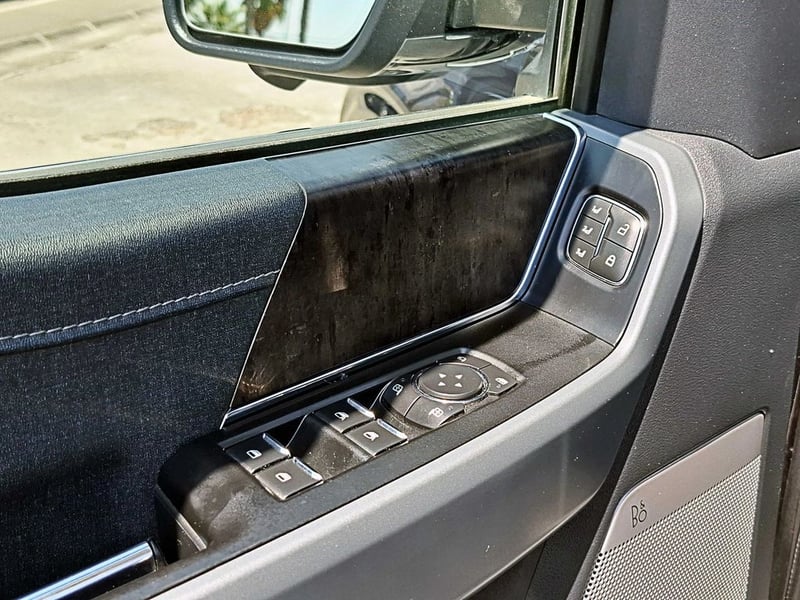 Ford F-150 LARIAT LUXURY 4X4 5.0 AT 2023 - Imagen 9 de 17