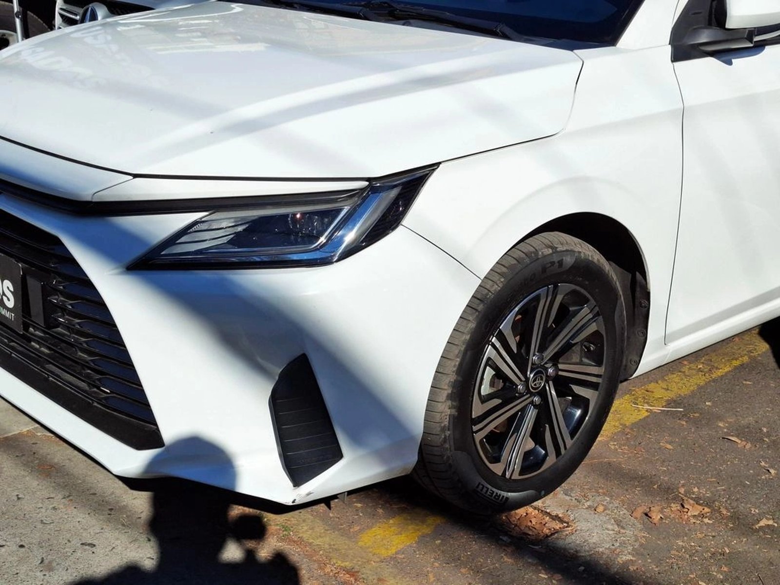 Toyota YARIS 1.5 SEDAN E MECÁNICO 2023 - Imagen 4 de 20