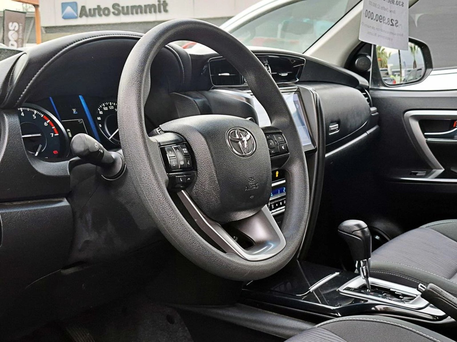 Toyota FORTUNER SR5 2.7 AUT 4X2 2023 - Imagen 8 de 18