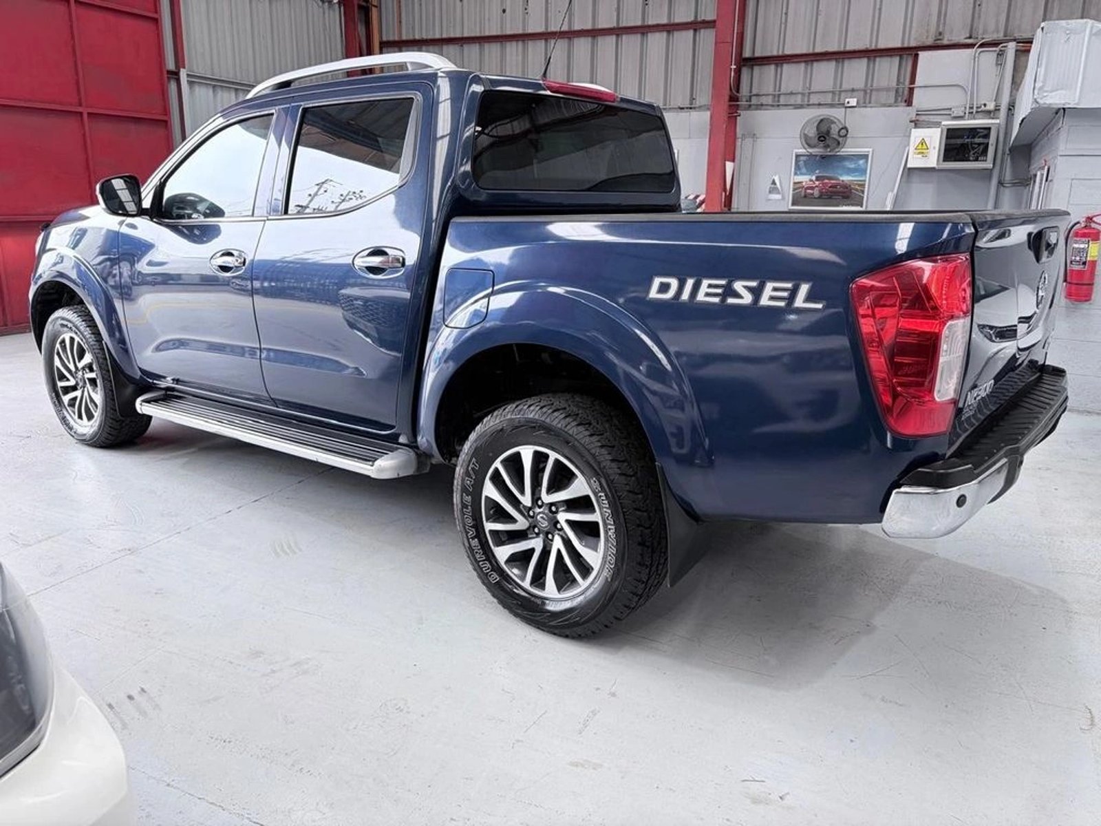 Nissan NP300 2.3 XGEAR DIESEL 4WD DOB.CAB. AT 4P 2019 - Foto 4 de 14