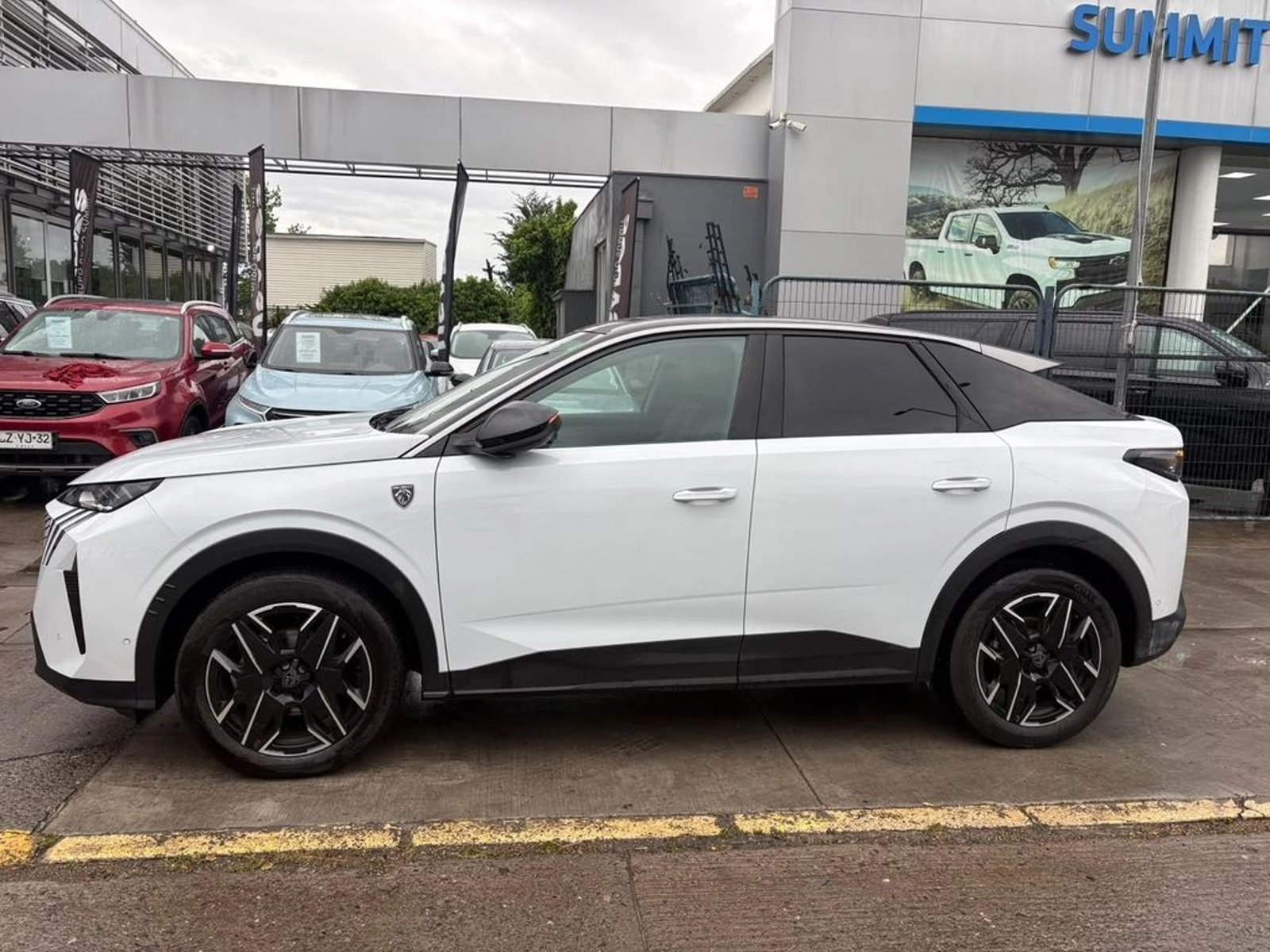 Peugeot 3008 GT 1.2 AUT 2025 - Foto 3 de 12