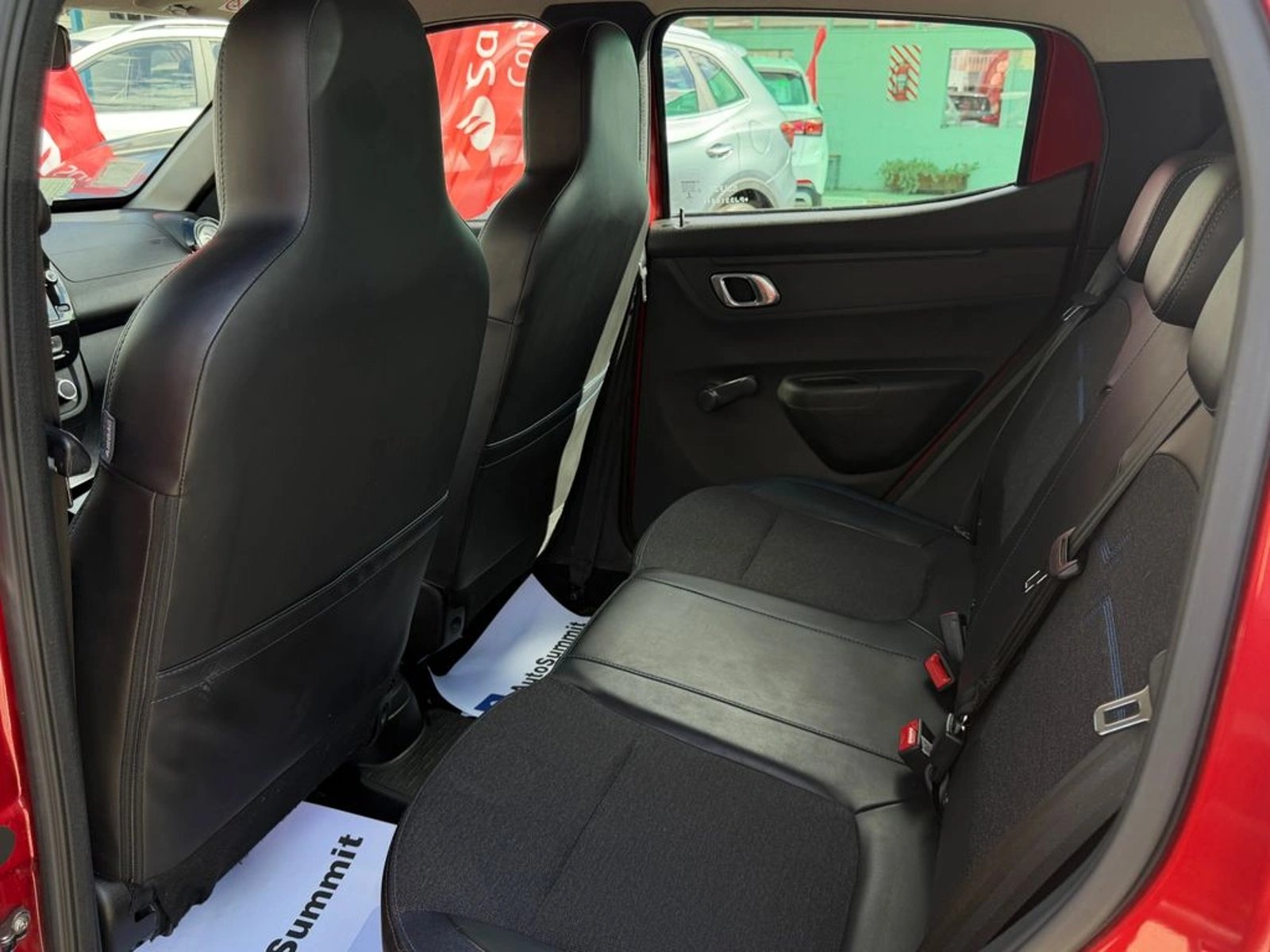 Renault KWID 1.0 ZEN 4X2 HB MT 5P 2023 - Imagen 17 de 18