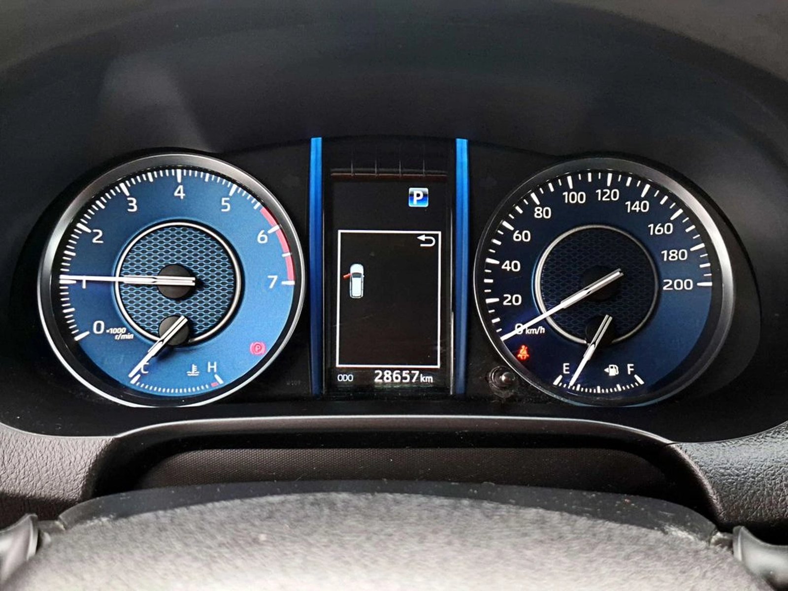 Toyota FORTUNER SR5 2.7 AUT 4X2 2023 - Imagen 14 de 18