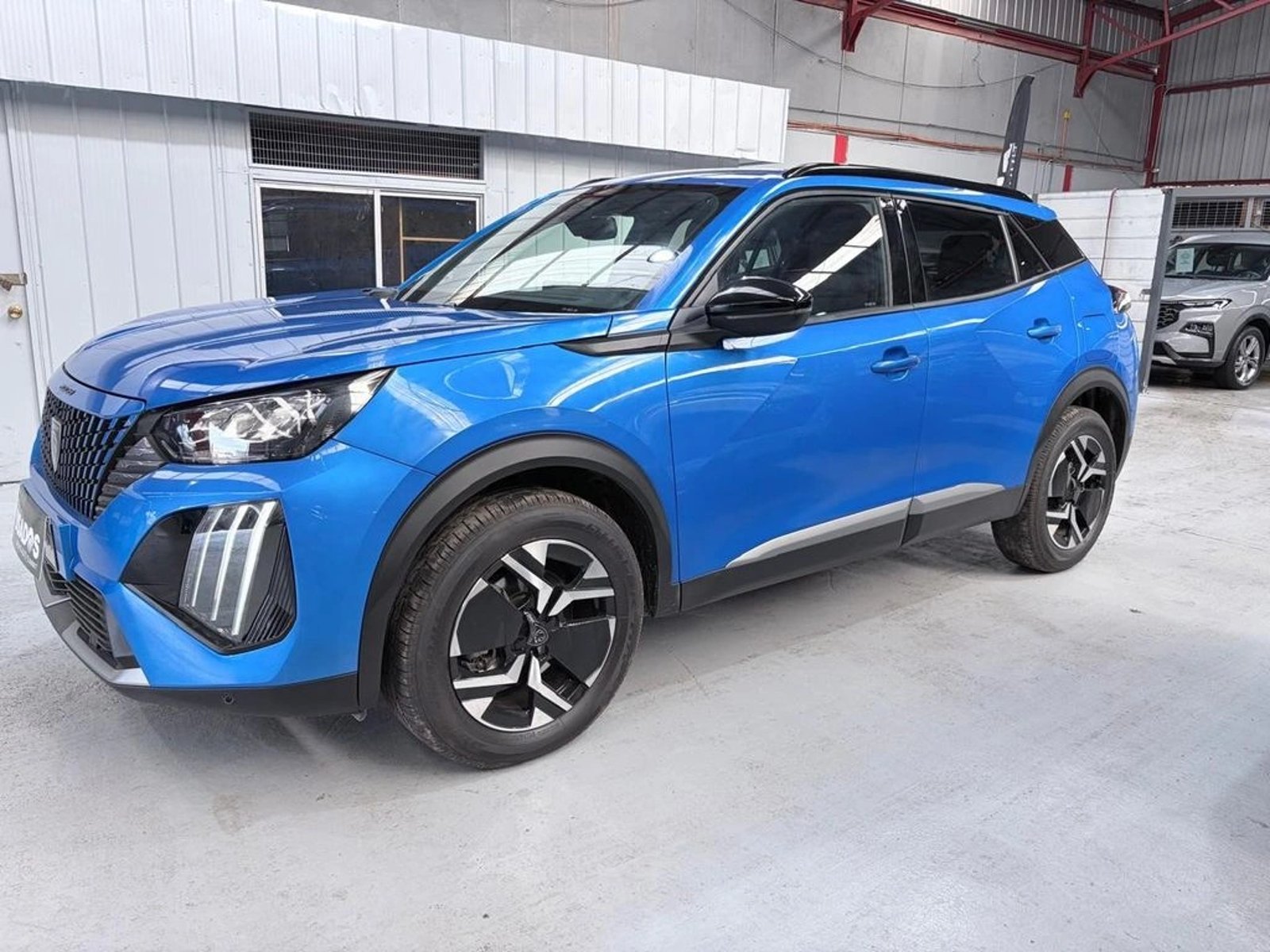 Peugeot 2008 1.5 ALLURE PACK BLUEHDI 130 DIESEL 4X2 AT 5P 2024 - Foto 2 de 15