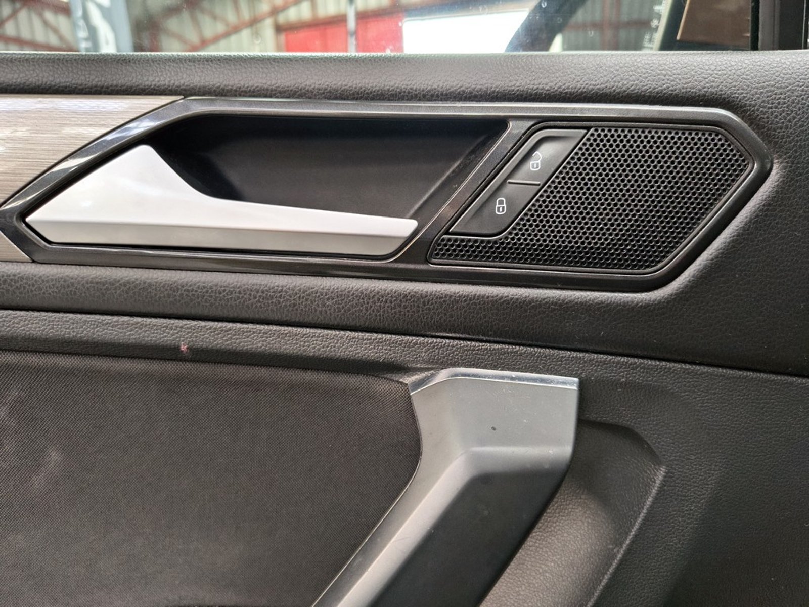 VOLKSWAGEN TIGUAN 1.4 TSI TRENDLINE 2018 - Imagen 9 de 20