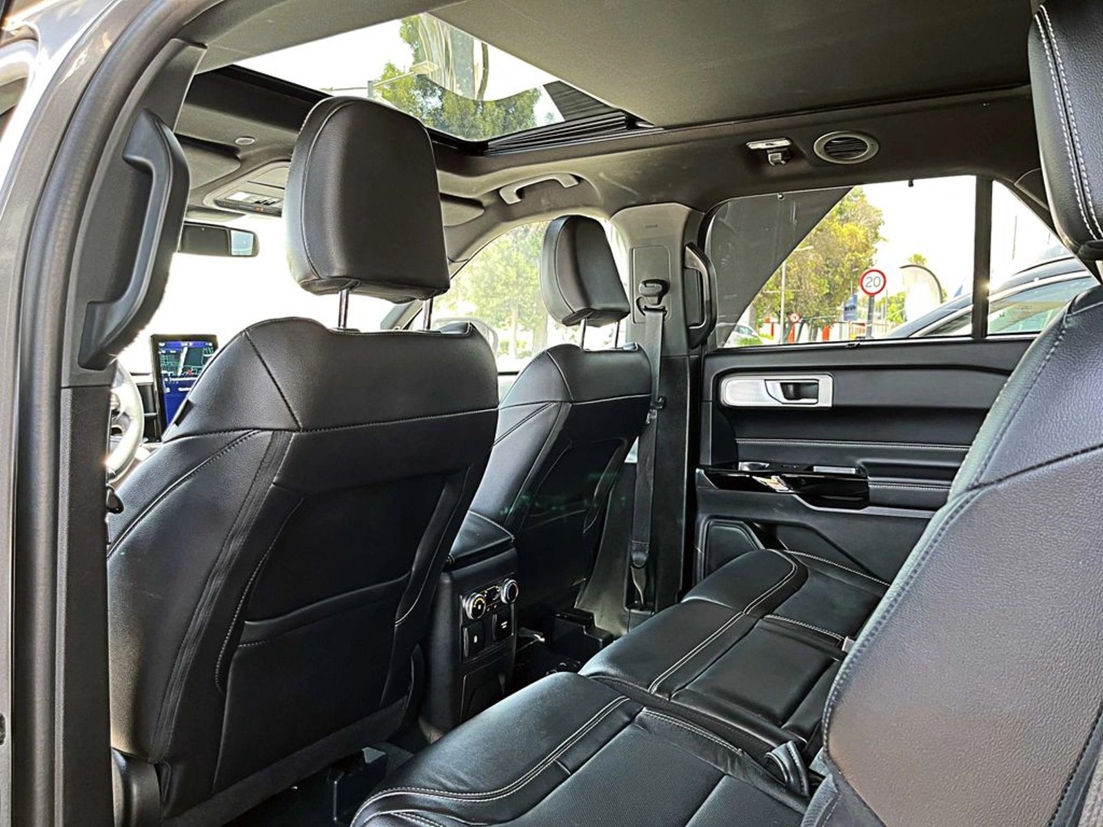 FORD EXPLORER ST 3.0 AT 4X4 2024 - Imagen 12 de 19
