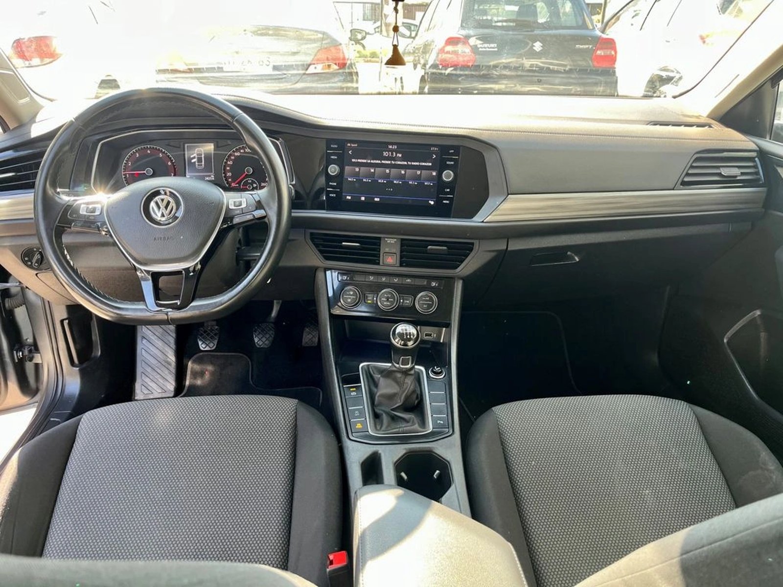 VOLKSWAGEN JETTA TRENDLINE 2020 - Imagen 10 de 11
