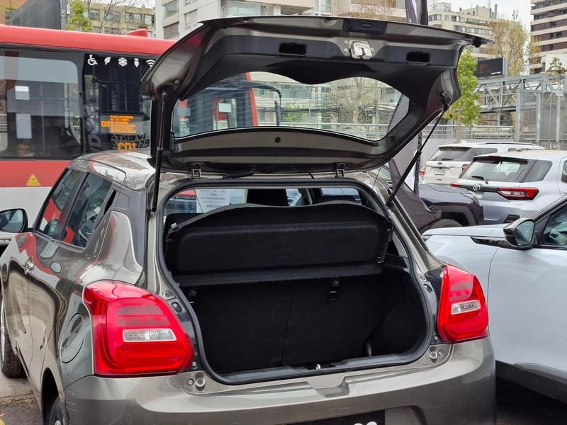 Suzuki SWIFT 1.2 GL SPORT MT 2021 - Imagen 8 de 20