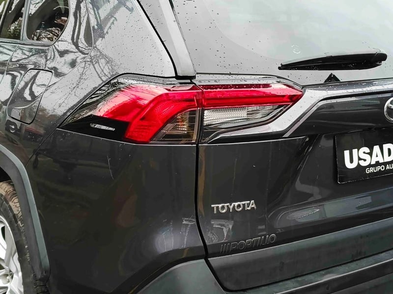 Toyota RAV4 2.0 LE AUT 2021 - Imagen 13 de 20