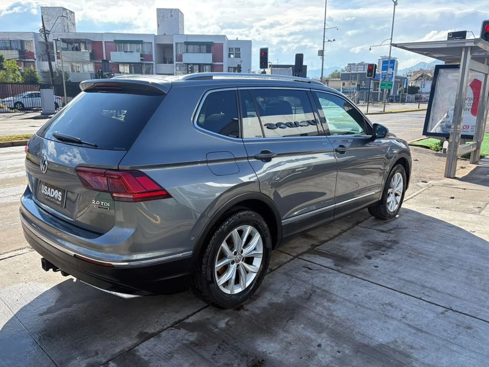 Volkswagen TIGUAN 2.0 TDI COMFORTLINE 4M 5P AT 4X4 DIESEL 2019 - Imagen 6 de 13