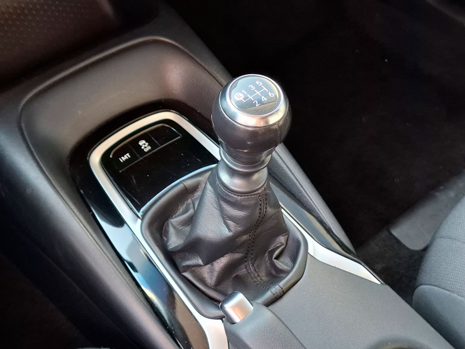 TOYOTA COROLLA 2.0 XEI MT 2023 - Imagen 18 de 20