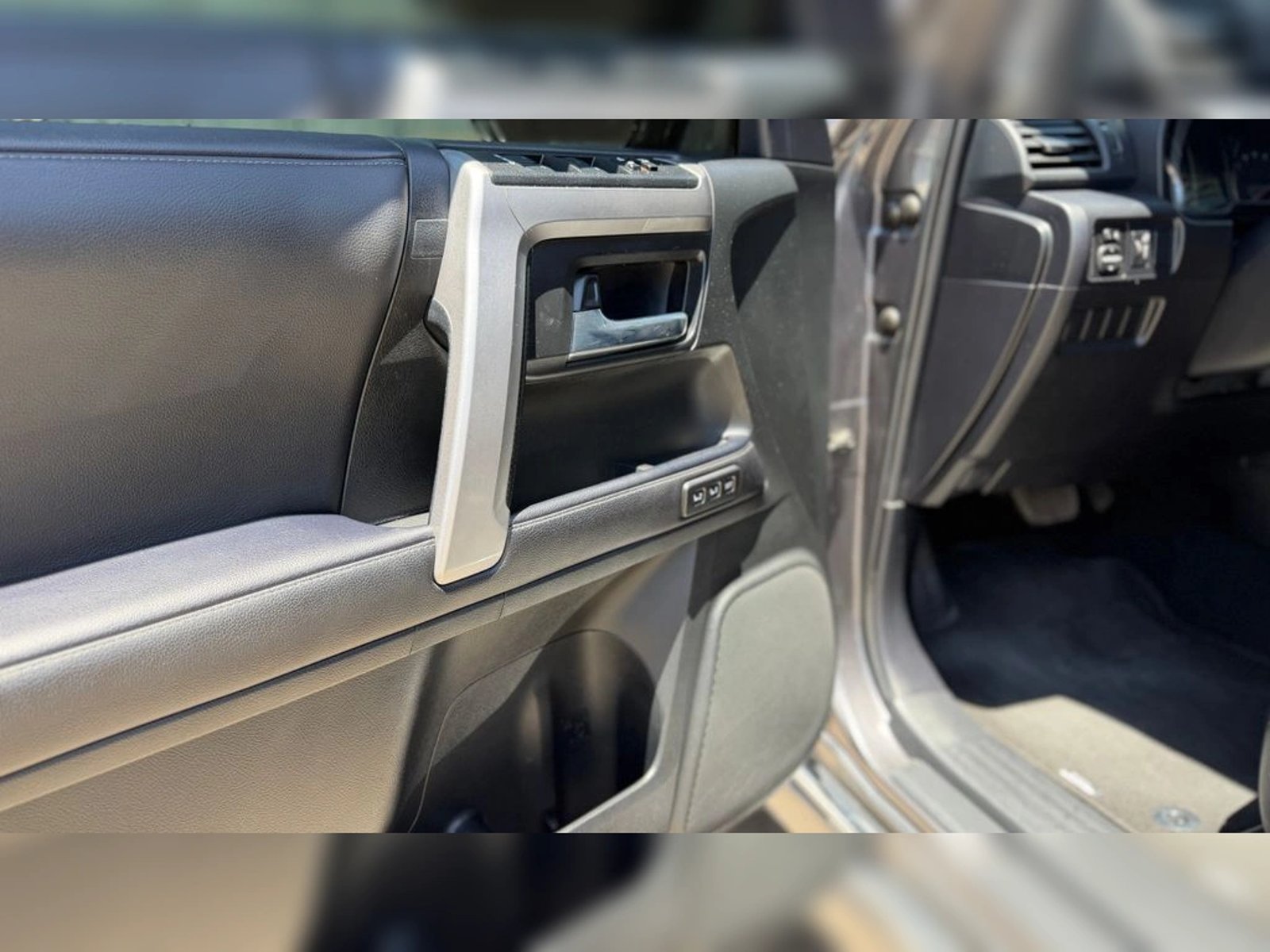 TOYOTA 4RUNNER 4.0 LIMITED 4X4 EURO V AT 5P 2022 - Imagen 14 de 20