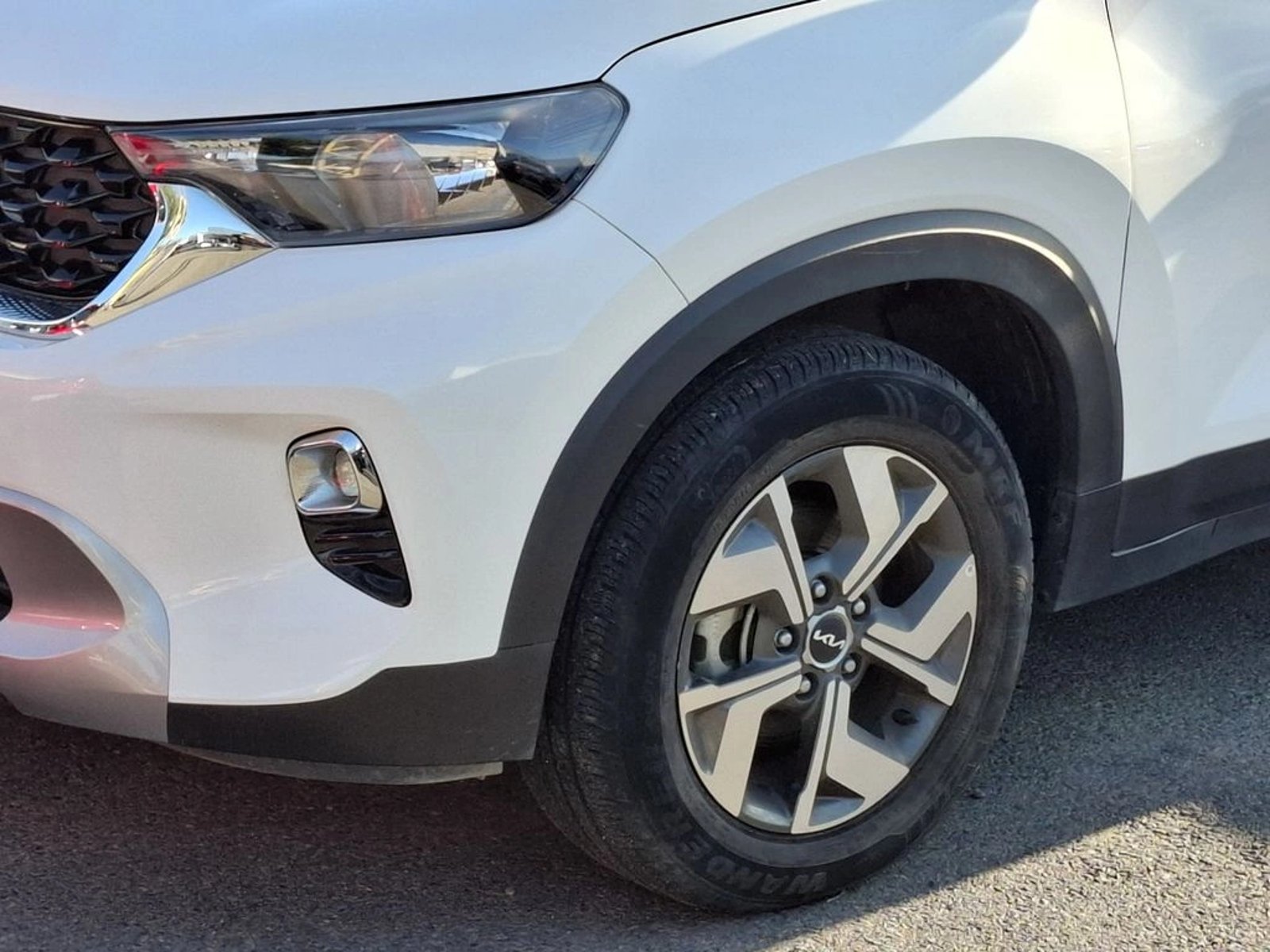 Kia SONET 1.5 EX 4X2 RI 6MT 5P 2024 - Foto 4 de 20