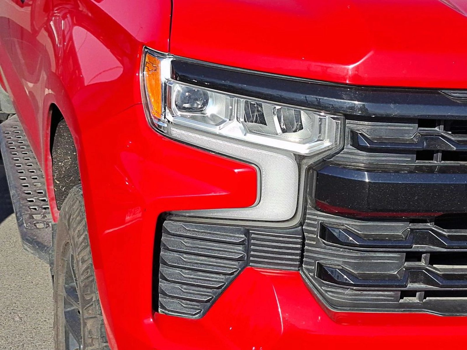 Chevrolet SILVERADO 5.3 LT TRAIL BOSS Z71 4X4 AT 4P 2023 - Imagen 4 de 18