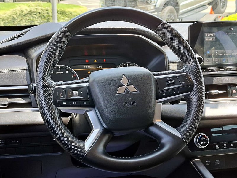 Mitsubishi OUTLANDER 2.5 GLS AT 4X4 2023 - Imagen 12 de 17