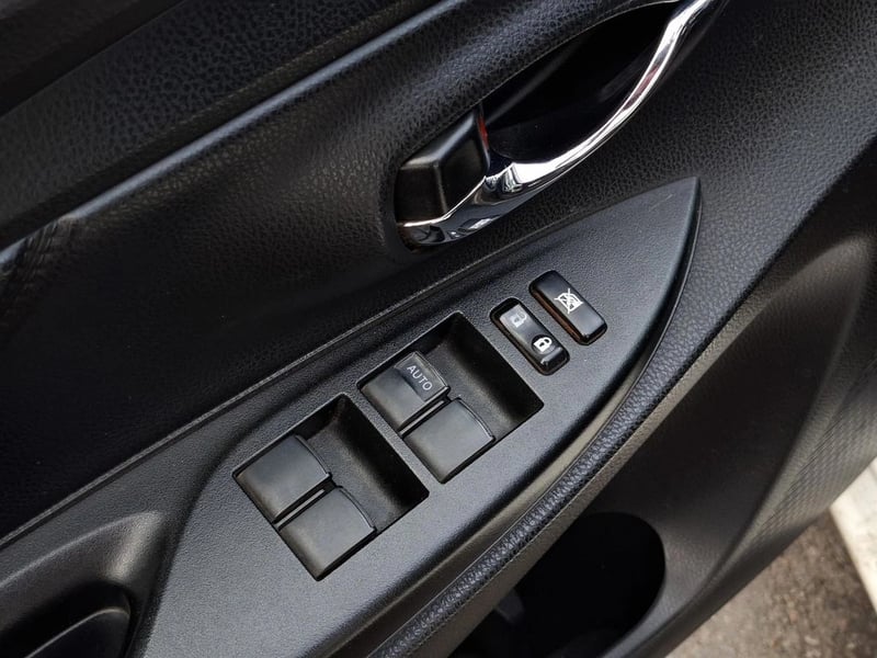 Toyota YARIS 1.5 2016 - Imagen 10 de 20